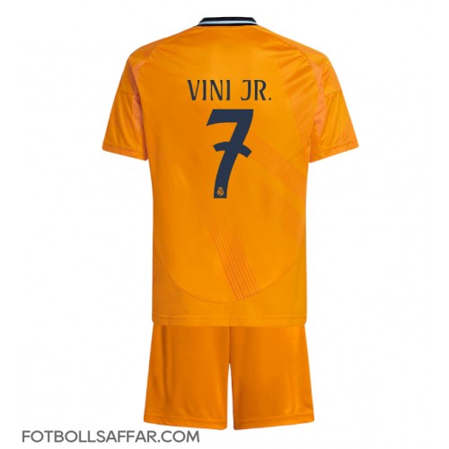 Real Madrid Vinicius Junior #7 Bortadräkt Barn 2024-25 Kortärmad (+ Korta byxor)